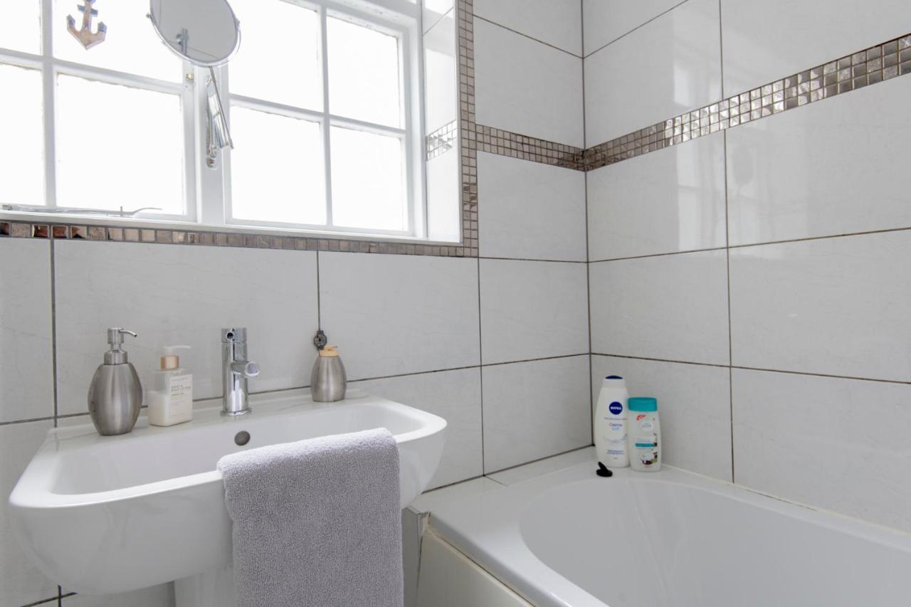 Apartamento Fantastic 3 Bed Brighton House- Sleeps 6- Superfast Wifi And Garage Exterior foto